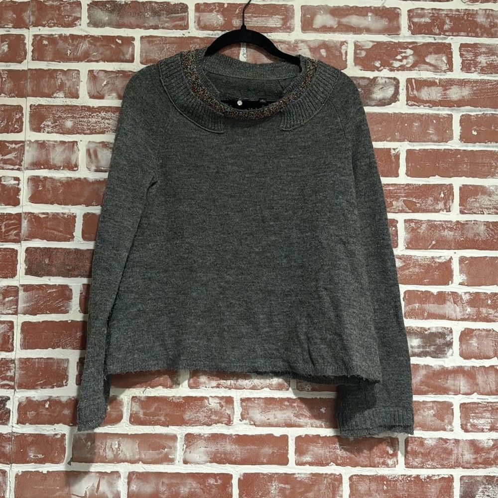 Knitted & Knotted Anthropologie Gray Soft Wool Beaded Neckline Sweater Medium